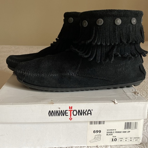 Minnetonka double fringe bootie, black, size 10 - Picture 5 of 8